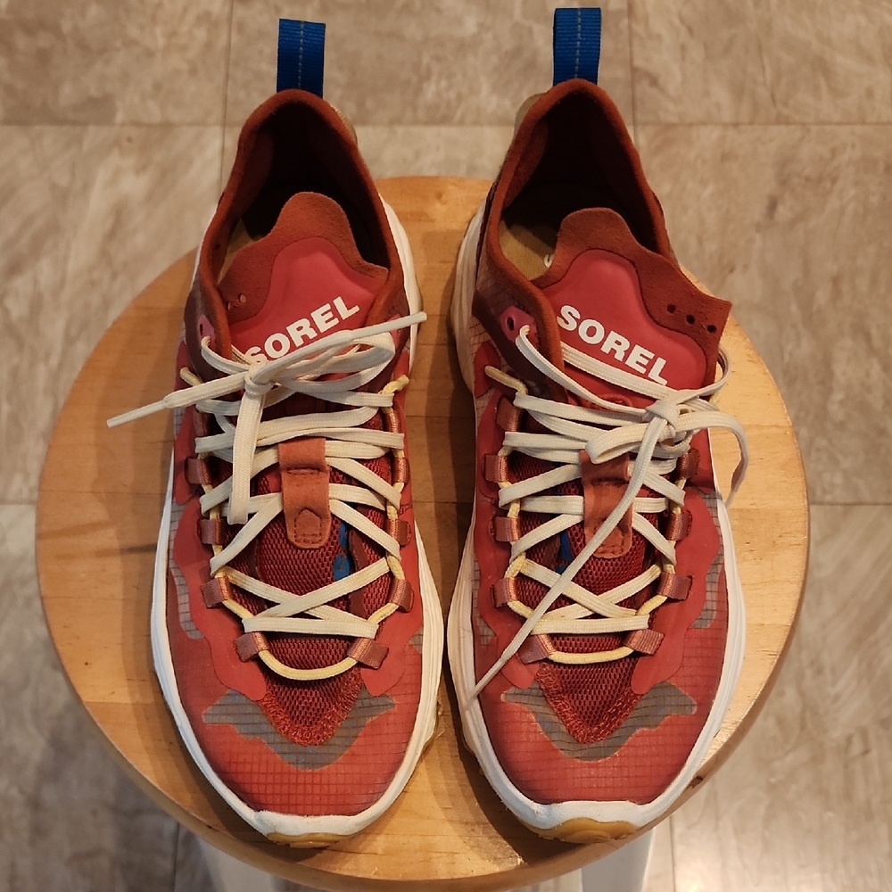 Like new Sorel trail sneaker orange